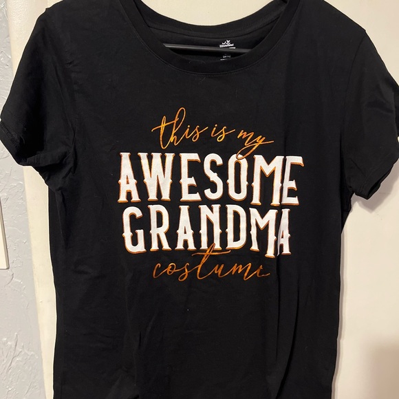 Ladies Top - Picture 1 of 2